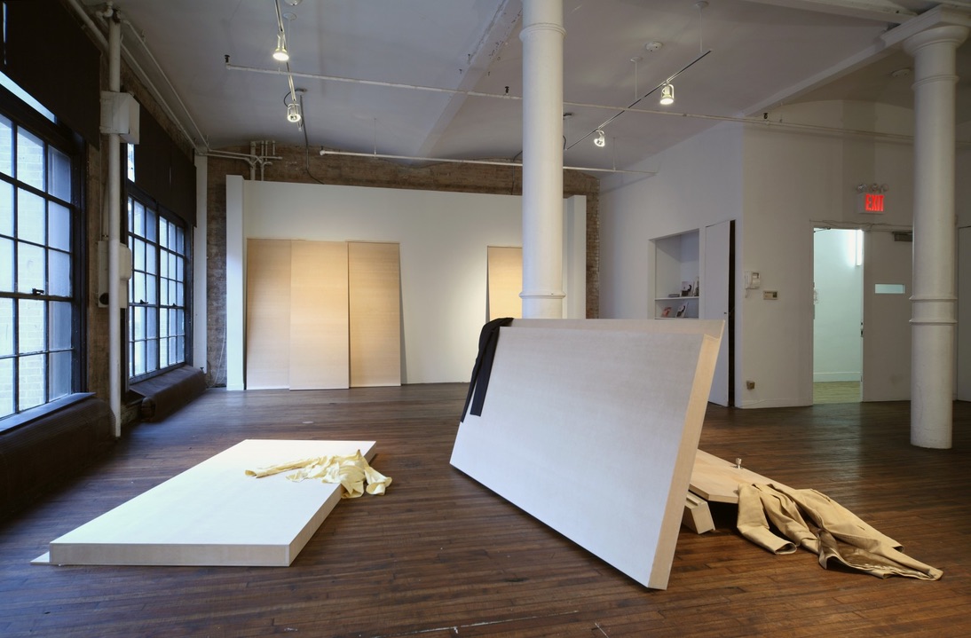 Tom Burr / Walter Pfeiffer, 2007, installation view